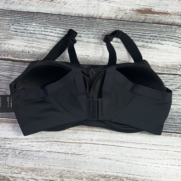 Women’s Nike Plus Size Bold V-Back Sports Bra Black/White Size-42DD (BQ4127-019) - Picture 5 of 9